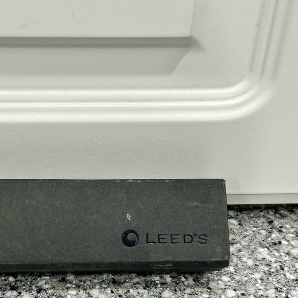 Leeds Ballpoint Pen 🖊️ Boxed UPS Logo Metallic Silver - Picture 2 of 4
